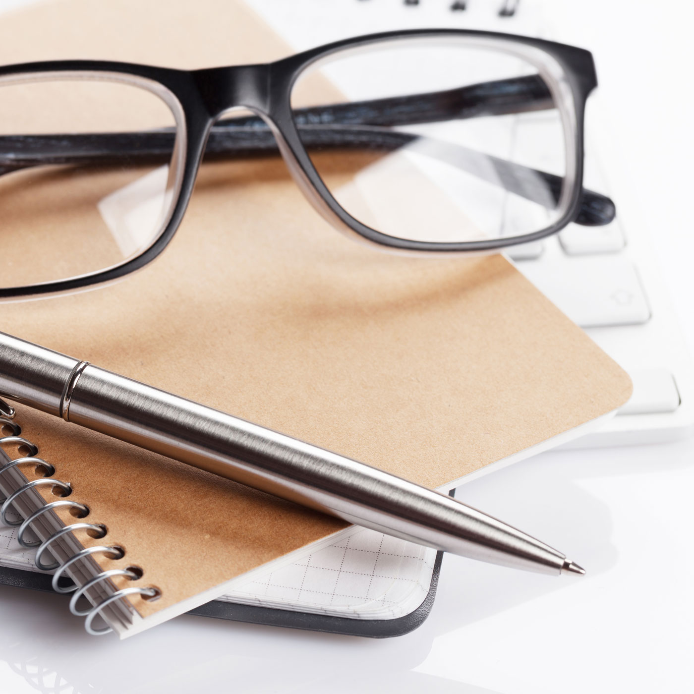pen-notpad-glasses-1400×1400